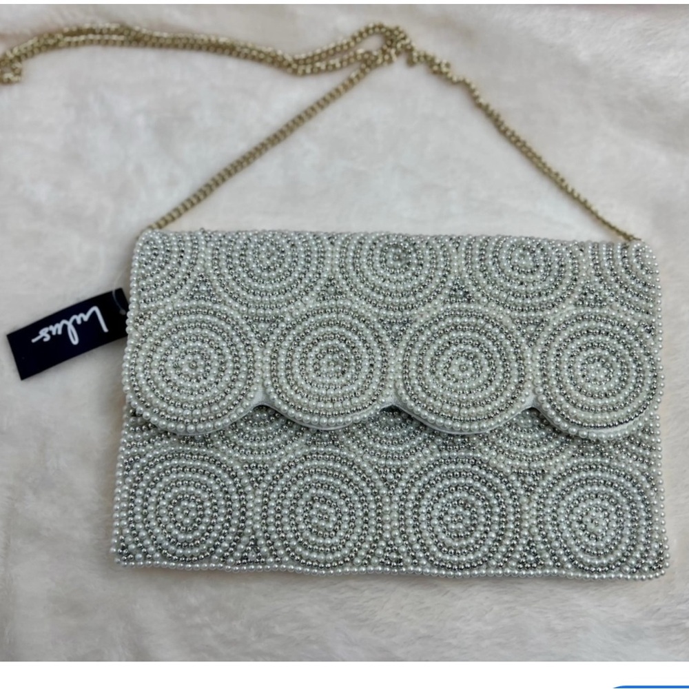 Lulu's Ivory Beaded Scallop Clutch with Gold Chain